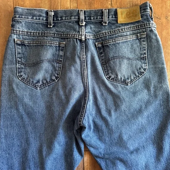 Vintage 90’s Lee High Rise Boyfriend Fit Medium Wash Jeans Size 14/32 - Picture 8 of 8